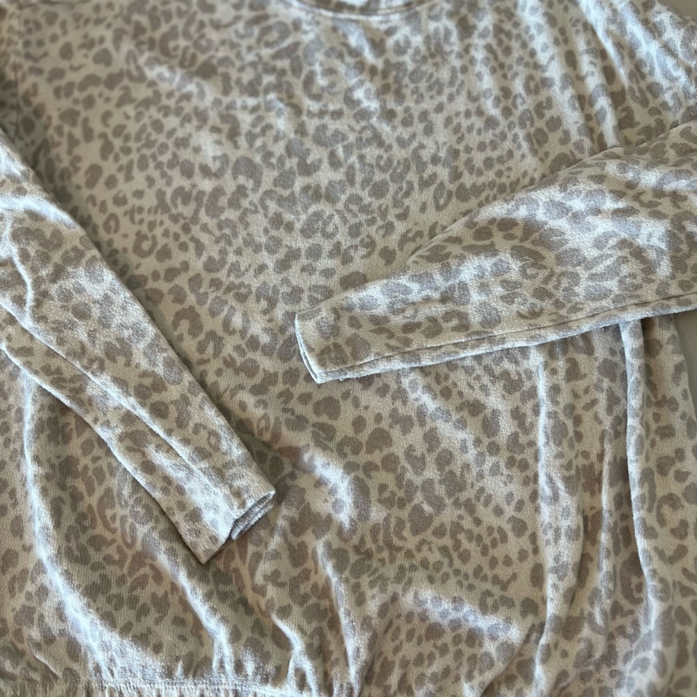 Leopard Print Drawstring Hem Top - Picture 3 of 7